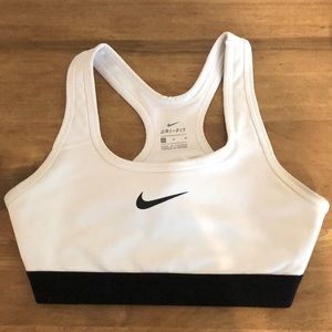 Nike Dri-Fit Trophy girls bra